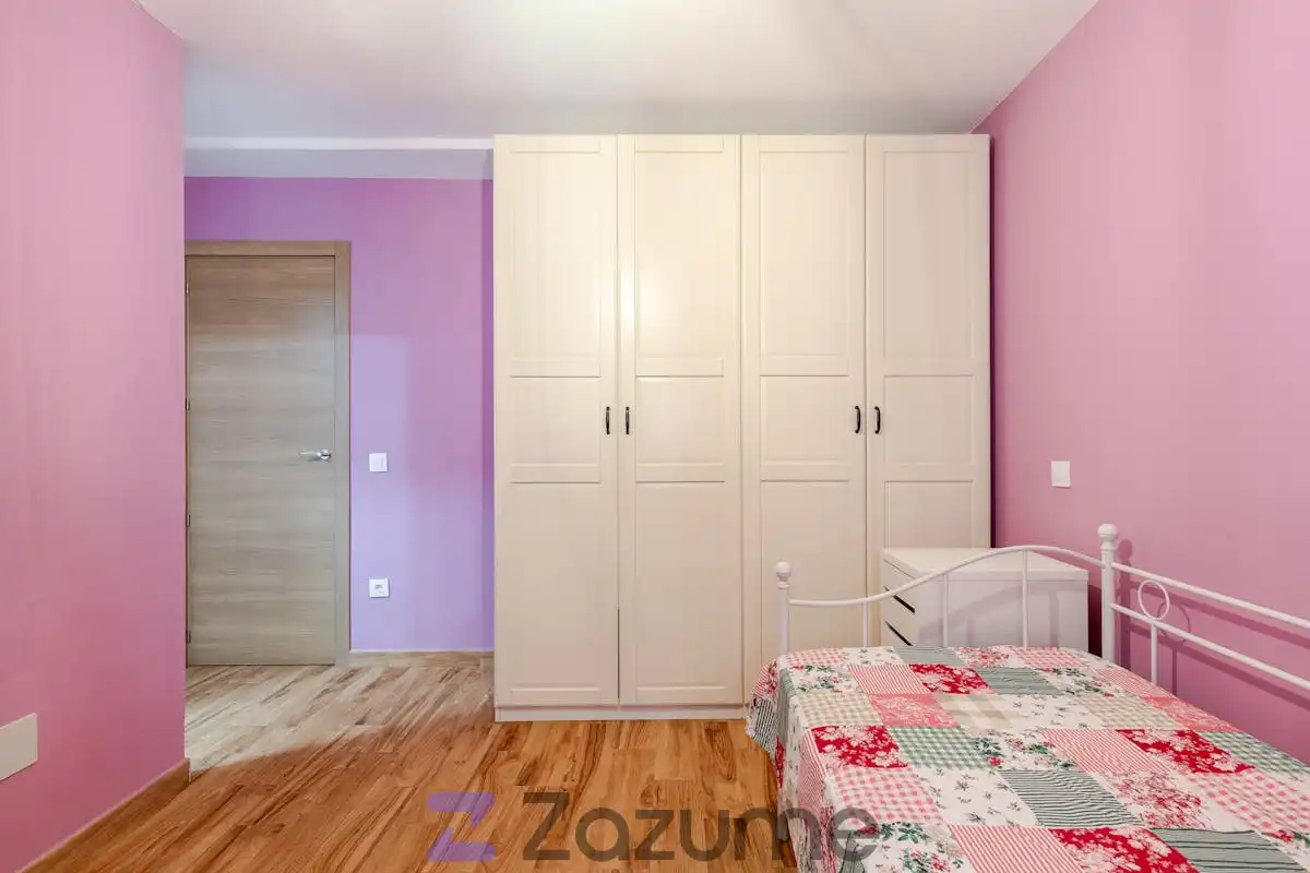Dormitori de Pis de lloguer en Coslada amb Calefacció, Parquet i Moblat