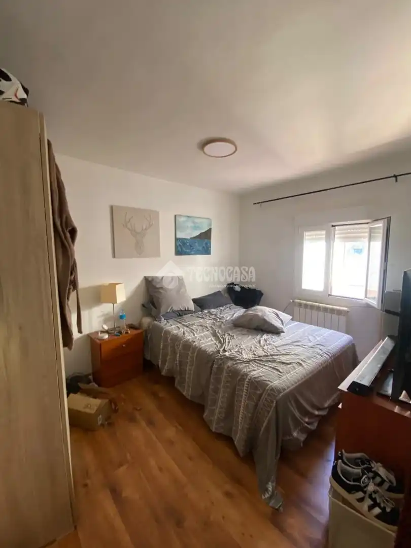 Dormitori de Casa adosada en venda en Alaminos amb Terrassa