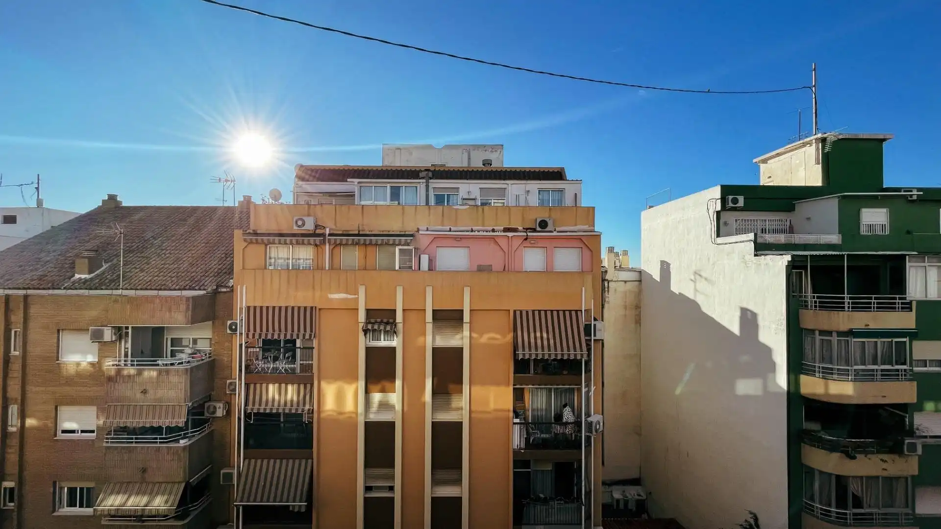 Vista exterior de Ático en venta en Benidorm con Aire acondicionado, Terraza y Trastero