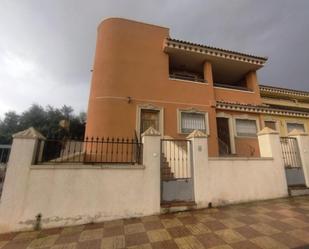 Vista exterior de Casa adosada en venda en Jacarilla amb Jardí privat i Piscina comunitària