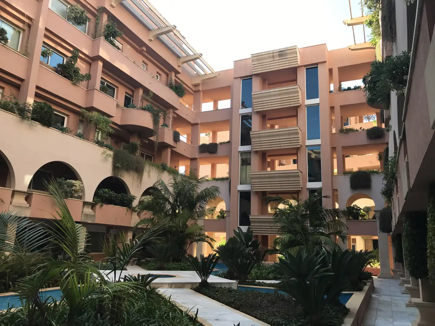 Außenansicht von Büro zur Miete in Marbella mit Klimaanlage, Heizung und Möbliert