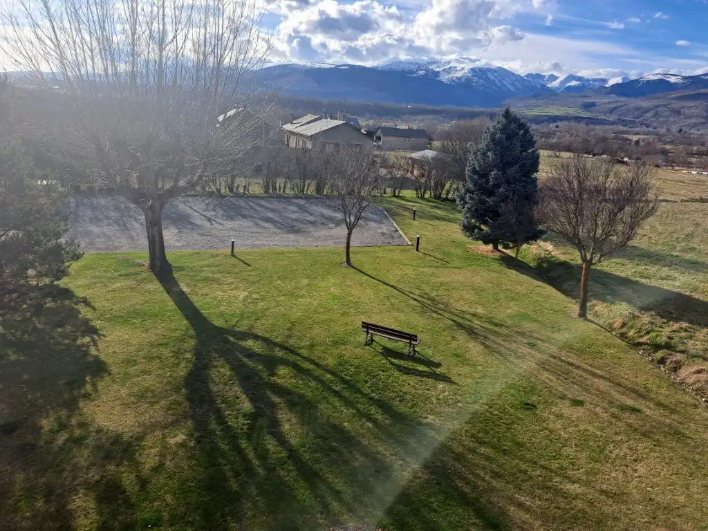 Vista exterior de Dúplex de alquiler en Puigcerdà con Calefacción, Parquet y Terraza