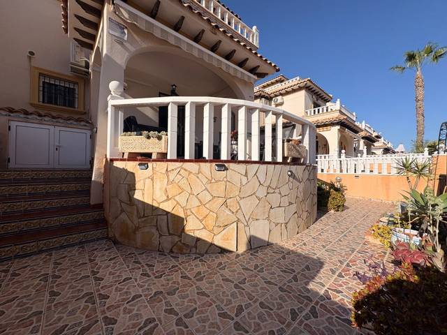 Casa-chalet en Alquiler en Lomas de Cabo Roig - Los Dolses