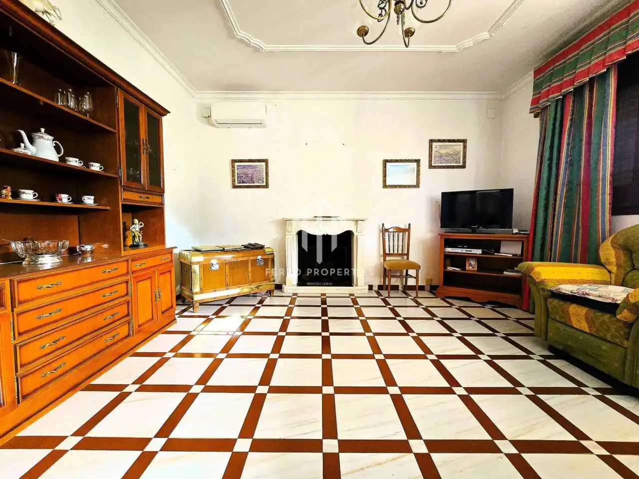 Sala d'estar de Casa o xalet en venda en Algarinejo amb Aire condicionat i Terrassa