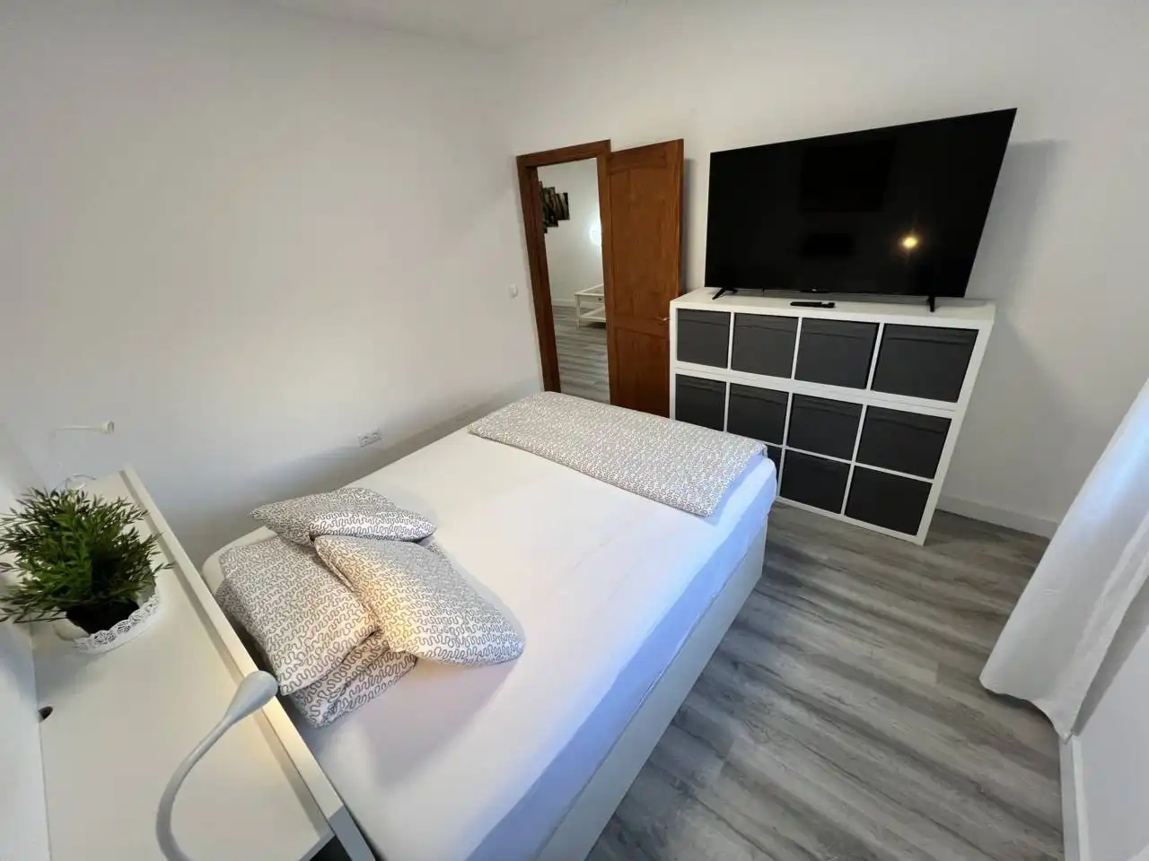 Bedroom of Flat for sale in Arona  with Parquet flooring and Furnished