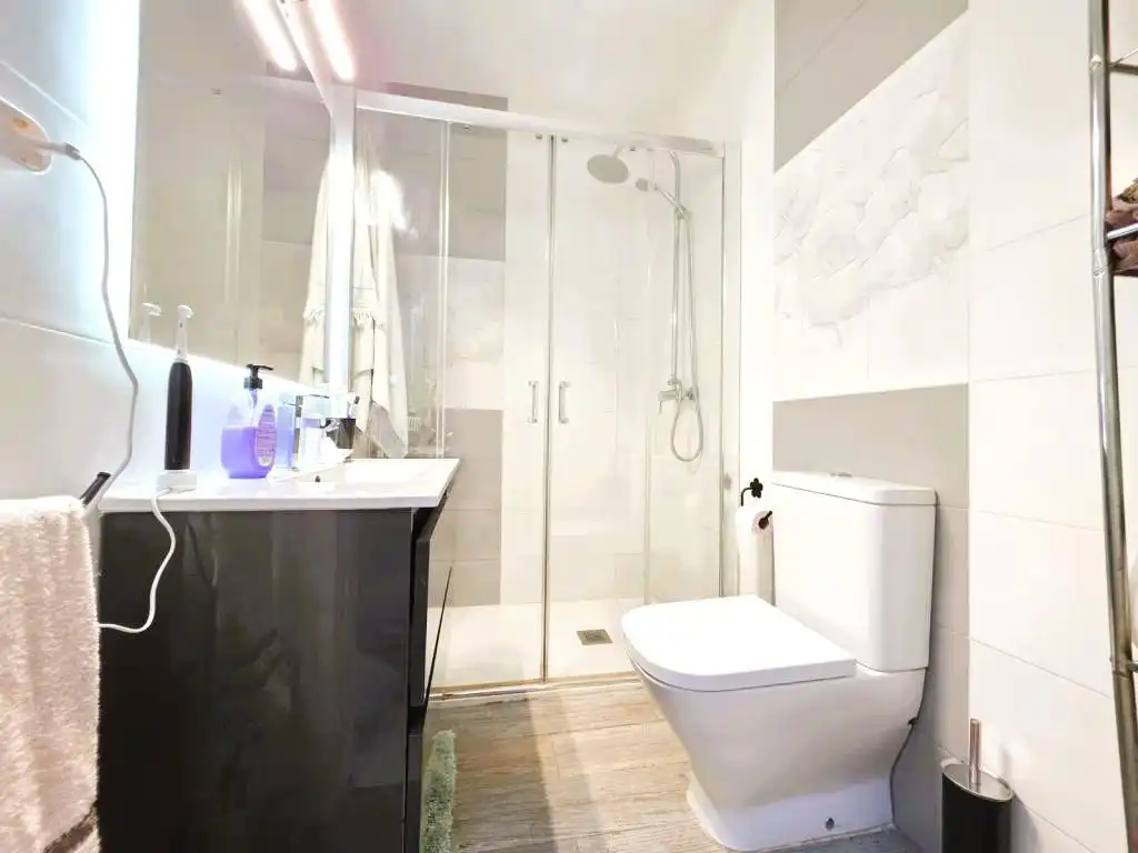 Bany de Casa o xalet en venda en Málaga amb Aire condicionat, Jardí privat i Terrassa