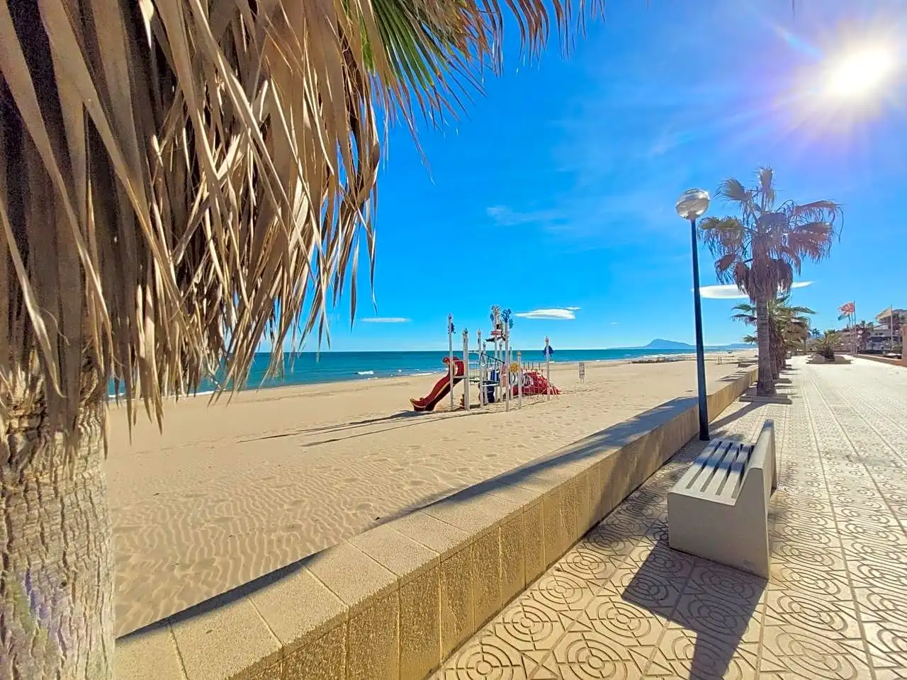 Vista exterior de Apartamento de alquiler en Miramar, Valencia