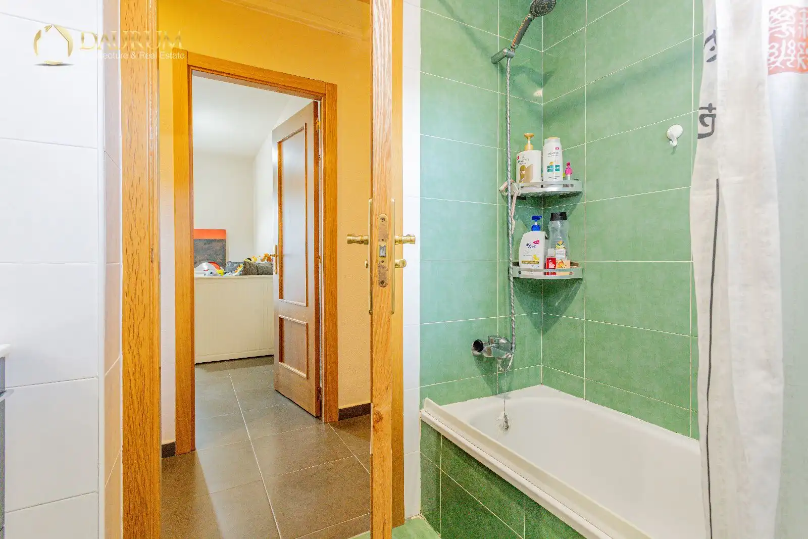Baño de Casa adosada en venta en Meco con Aire acondicionado, Calefacción y Jardín privado