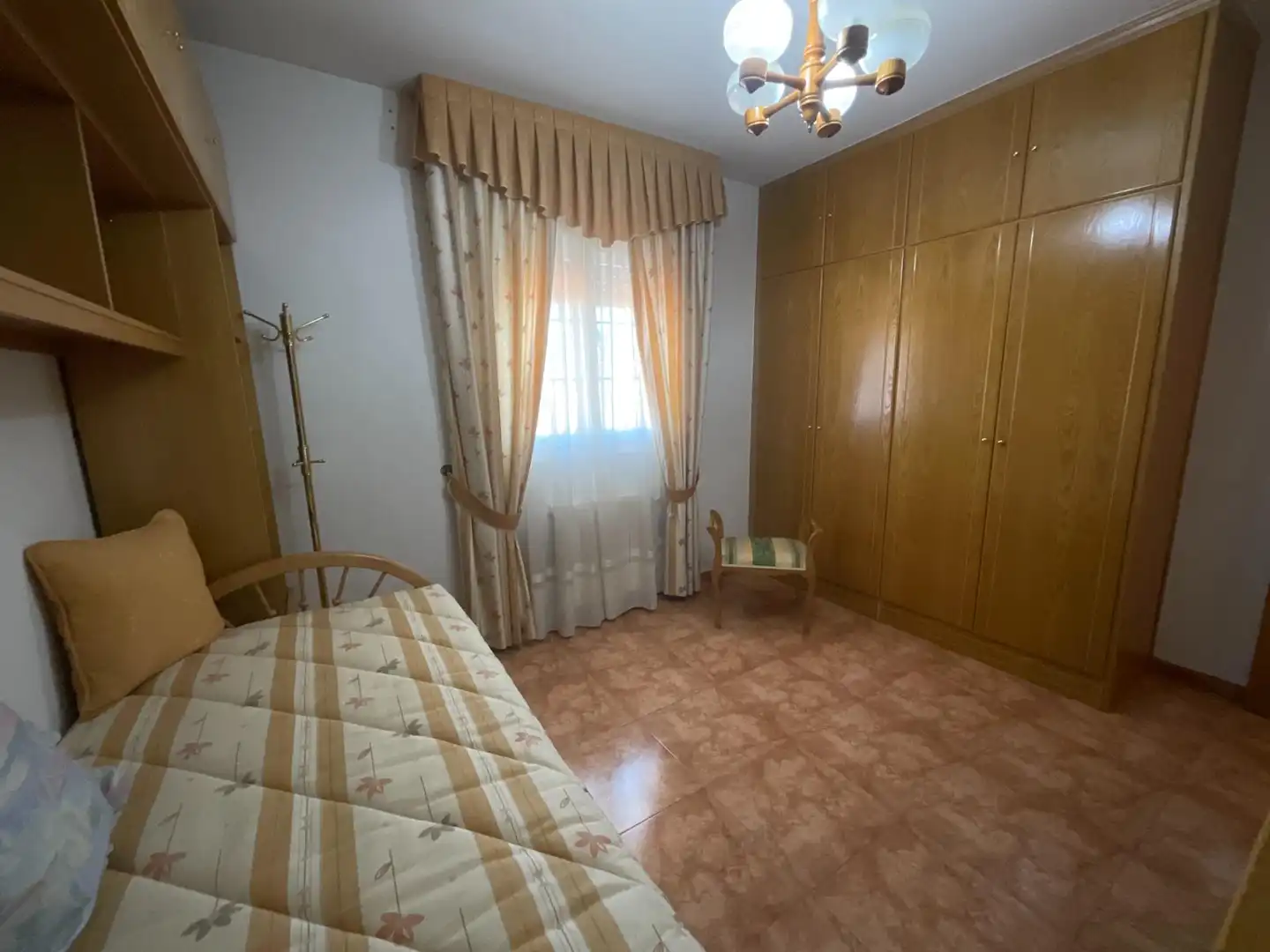 Schlafzimmer von Einfamilien-Reihenhaus zum Verkauf in Villaluenga de la Sagra mit Klimaanlage und Heizung