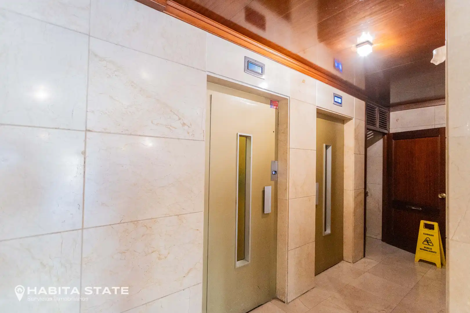 Flat for sale in Almería  with Air Conditioner, Heating and Oven