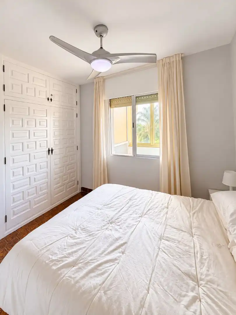 Habitación de Piso en venta en Torremolinos con Terraza, Amueblado y Lavadora