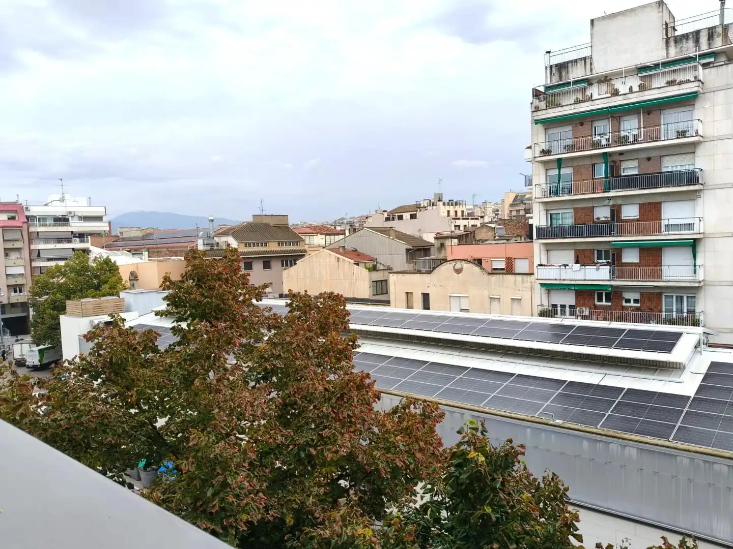 Exterior view of Flat for sale in Instituts