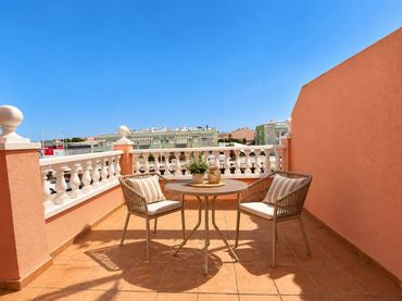 Apartamento con piscina en venta en Carrer de Finlandia 11