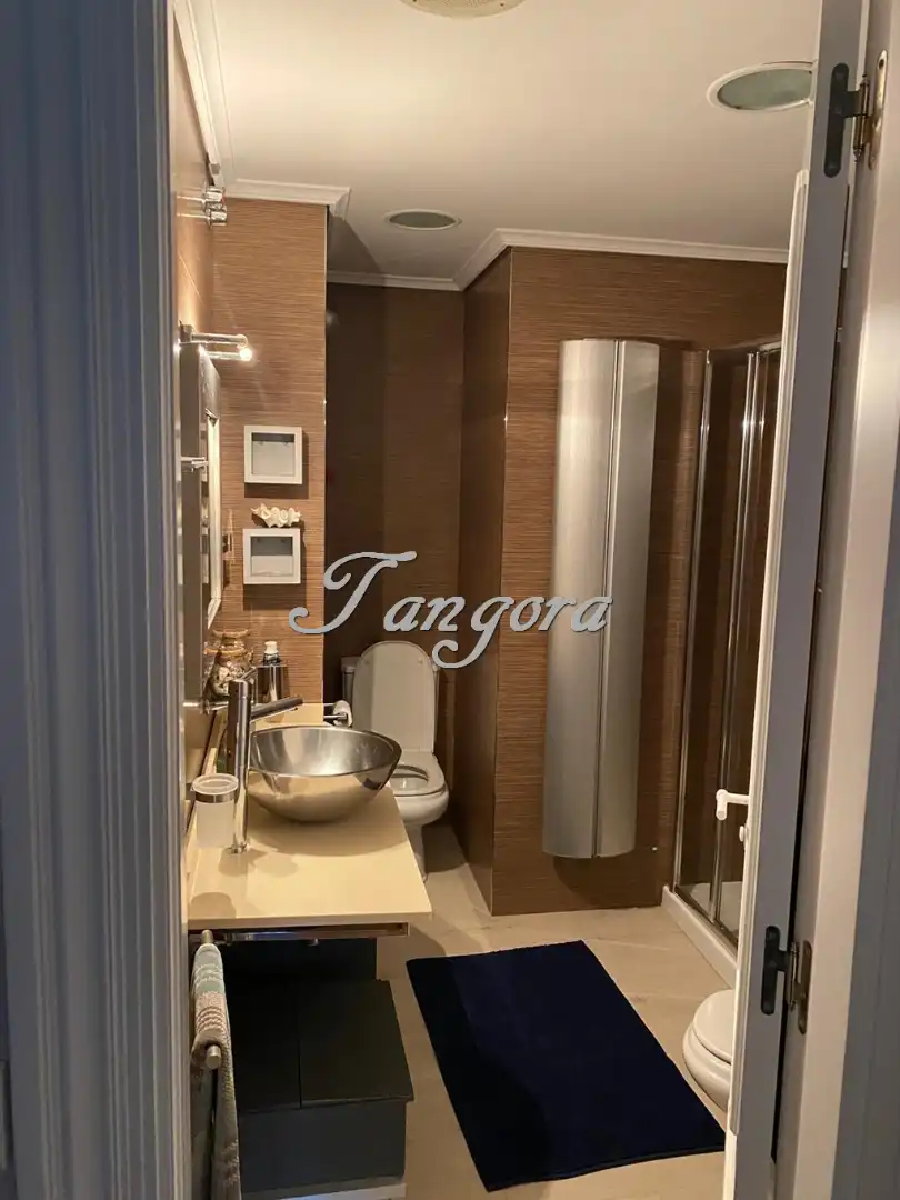 Bathroom of Attic for sale in Getxo   with Air Conditioner, Heating and Parquet flooring