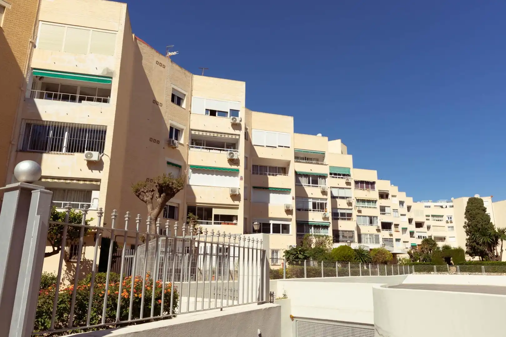 Vista exterior de Apartamento en venta en Fuengirola con Aire acondicionado, Terraza y Amueblado