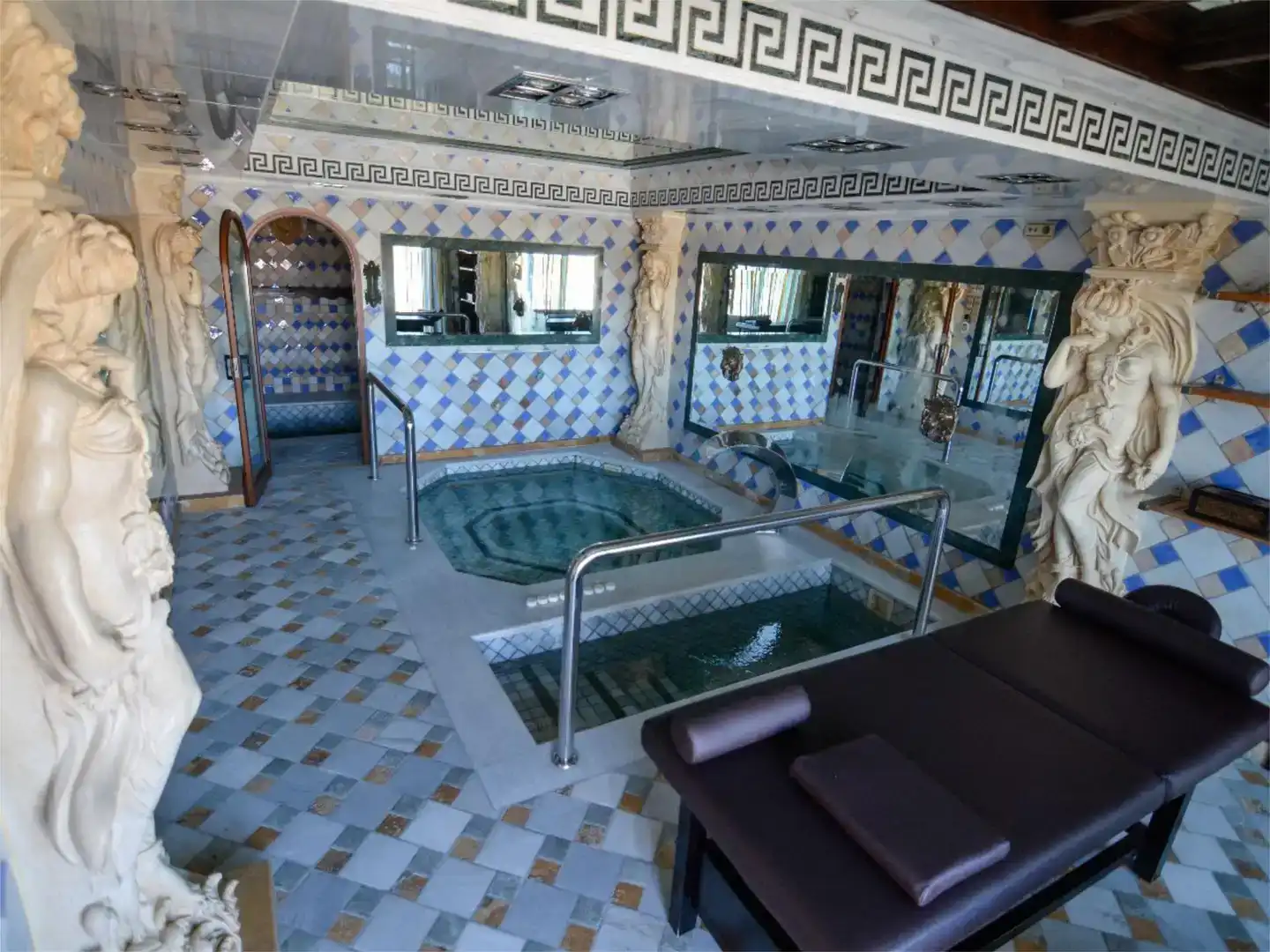 Country house zum Verkauf in Alhaurín El Grande mit Klimaanlage, Schwimmbad und Balkon