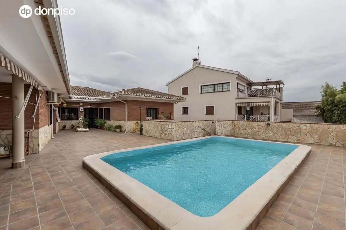 Chalet en venta en Calle Calle Virgen