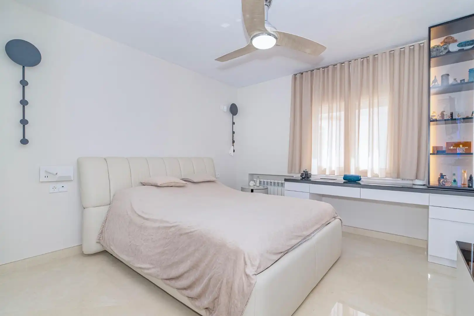Dormitori de Casa o xalet en venda en Marbella amb Aire condicionat, Calefacció i Jardí privat