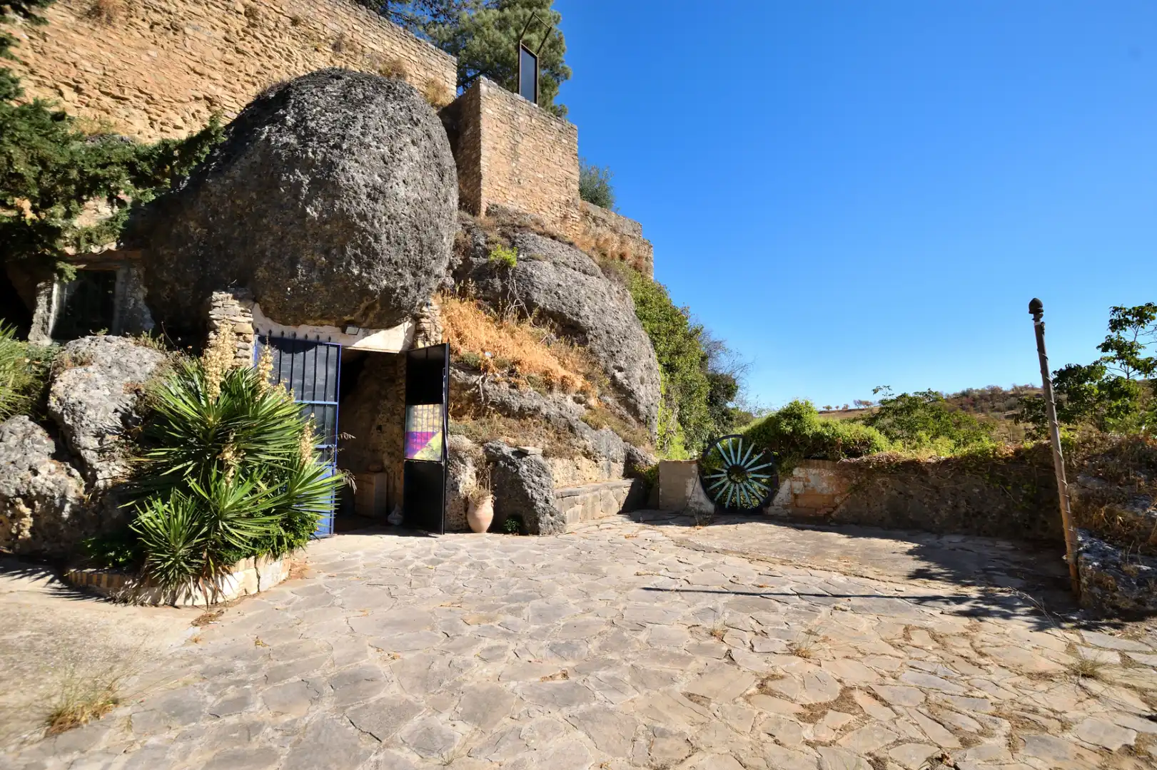 Casa rústica amb terrassa en venda a Calle Marbella 35
