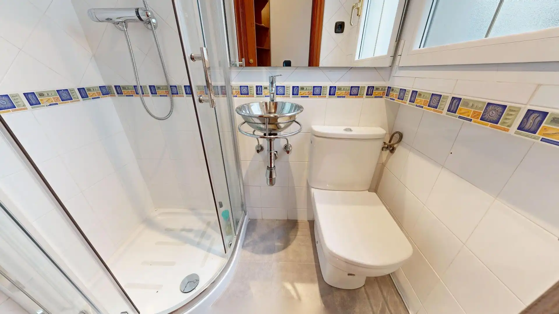 Bathroom of Flat for sale in Bilbao   with Heating