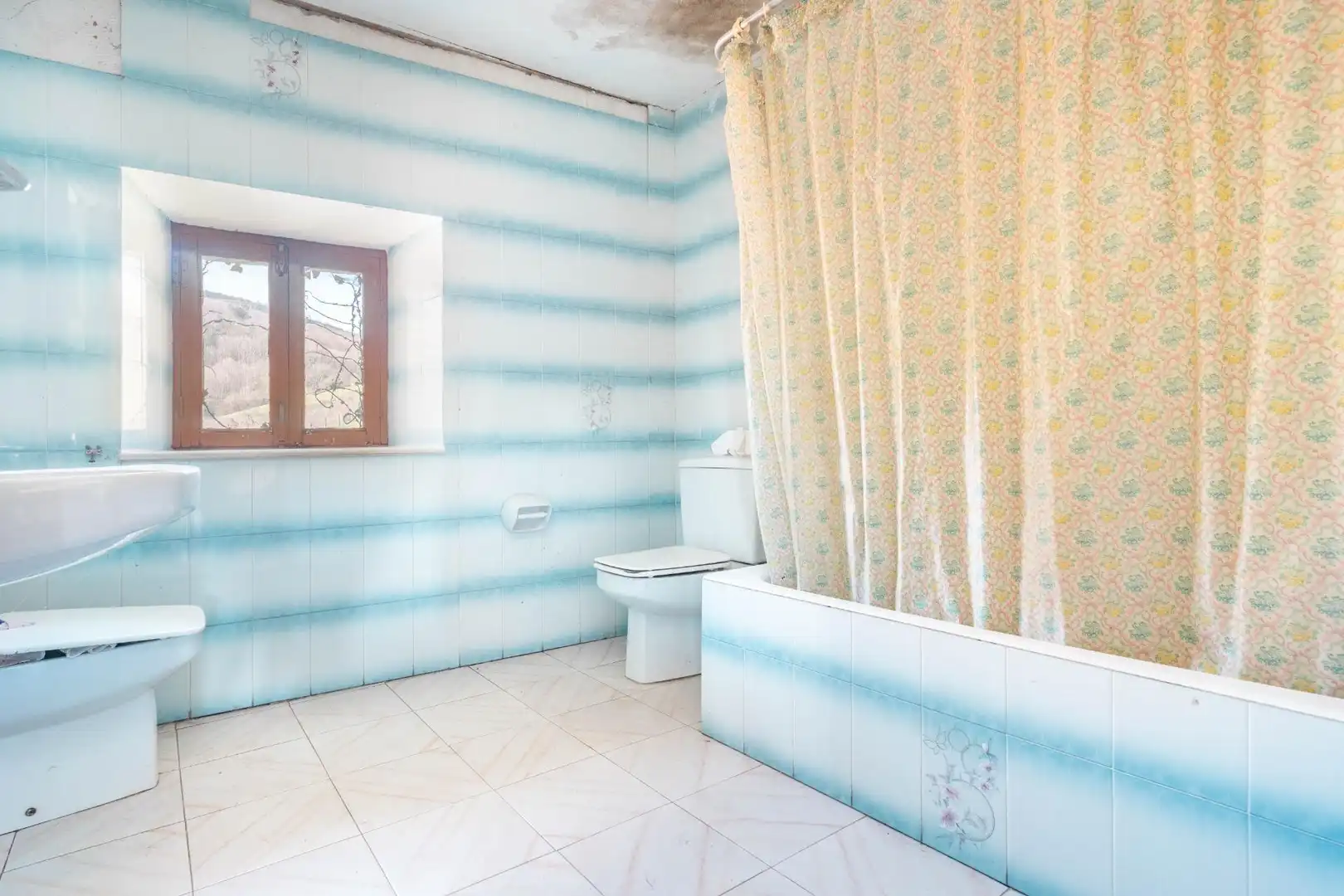Bathroom of Country homes for sale in Allande  with Private garden