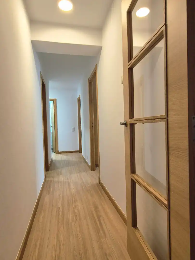 Piso de alquiler en Santiago de Compostela  con Calefacción, Parquet y Trastero