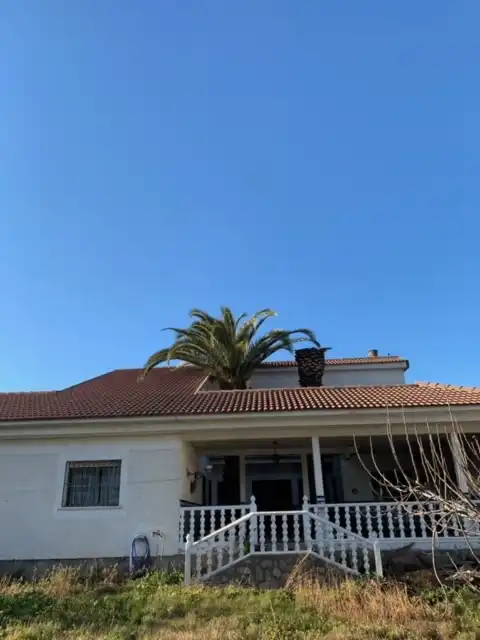Vista exterior de Casa o chalet en venta en La Adrada  con Calefacción, Jardín privado y Trastero