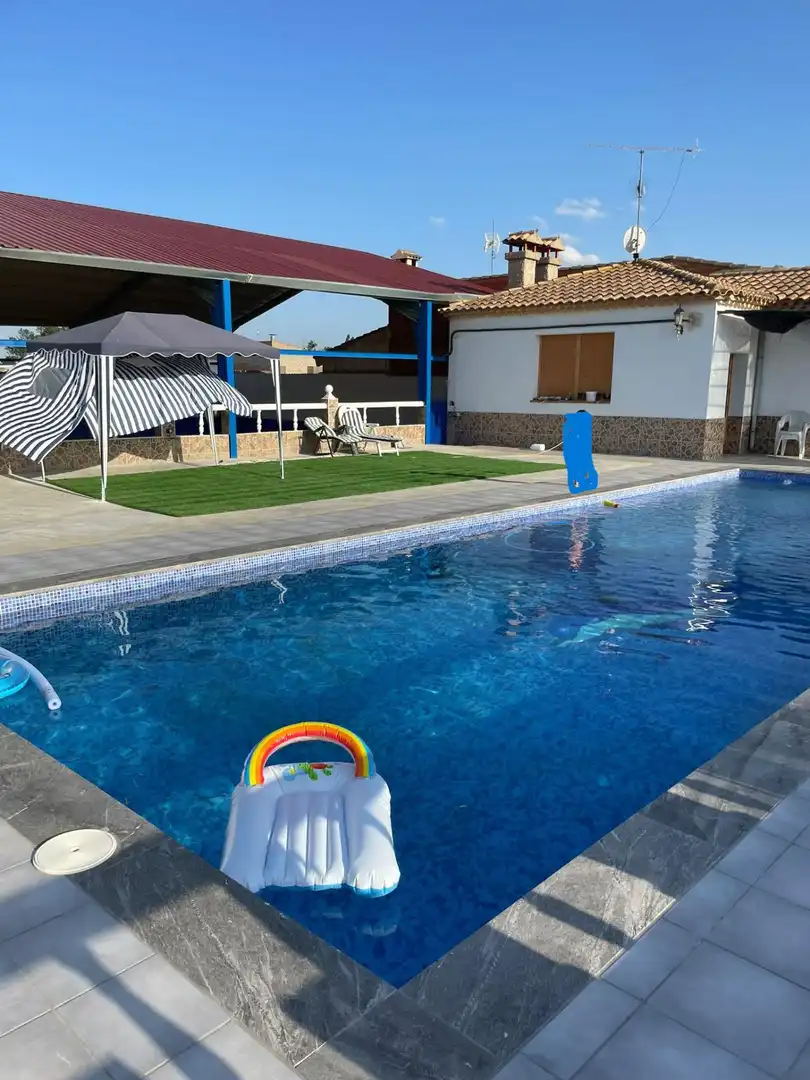 Piscina de Casa o xalet de lloguer en Casasimarro amb Aire condicionat, Calefacció i Jardí privat