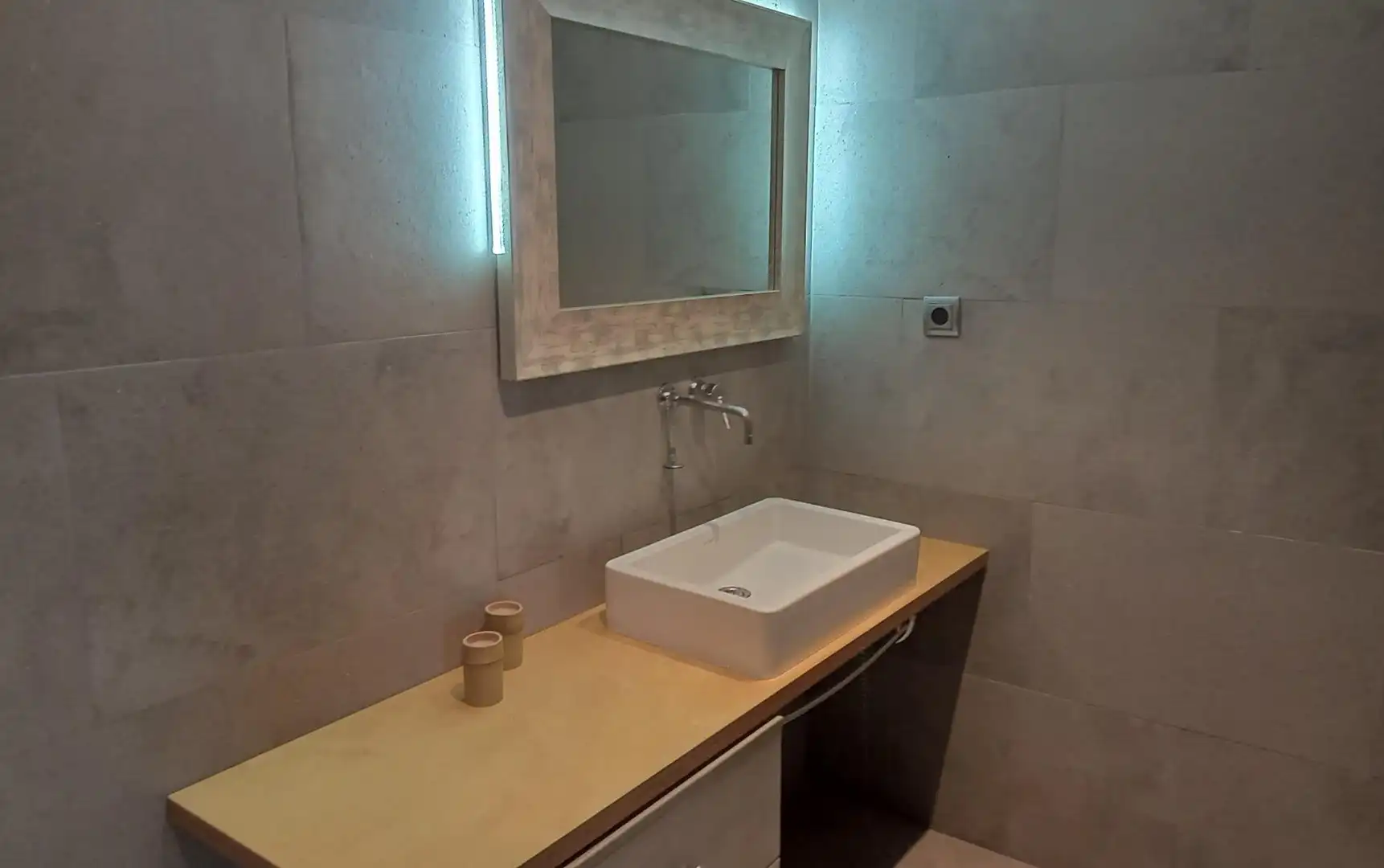 Baño de Piso en venta en Cartagena con Aire acondicionado, Trastero y Amueblado