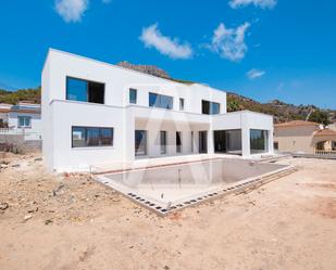 Vista exterior de Casa o xalet en venda en Calpe / Calp amb Aire condicionat, Terrassa i Piscina