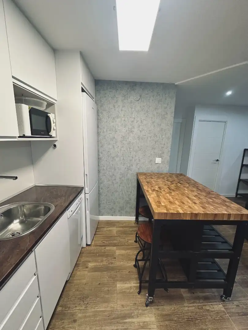 Cocina de Piso de alquiler en Zaragoza con Calefacción, Amueblado y Horno