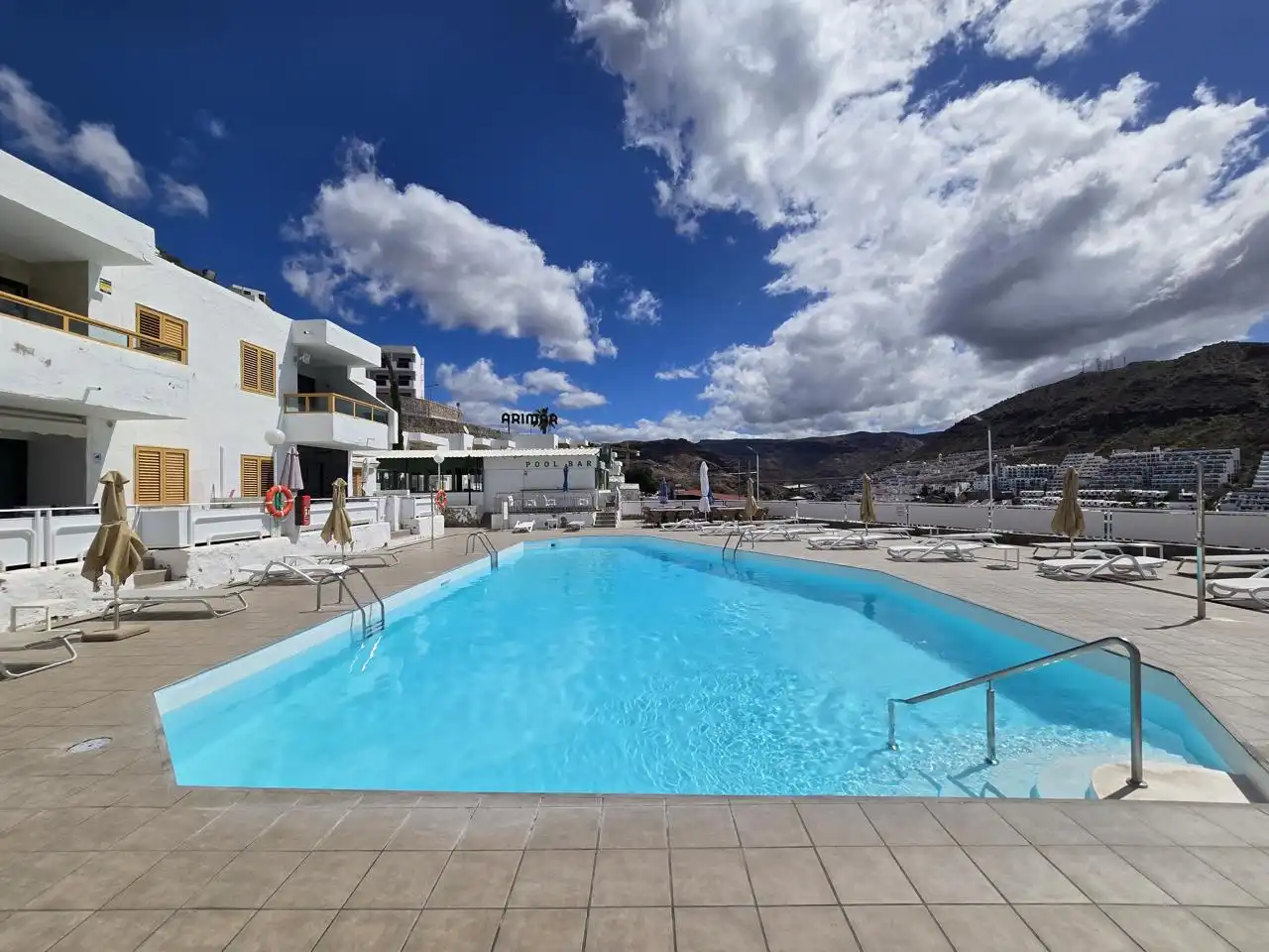 Piscina de Apartament en venda en Mogán amb Moblat, Balcó i Piscina comunitària