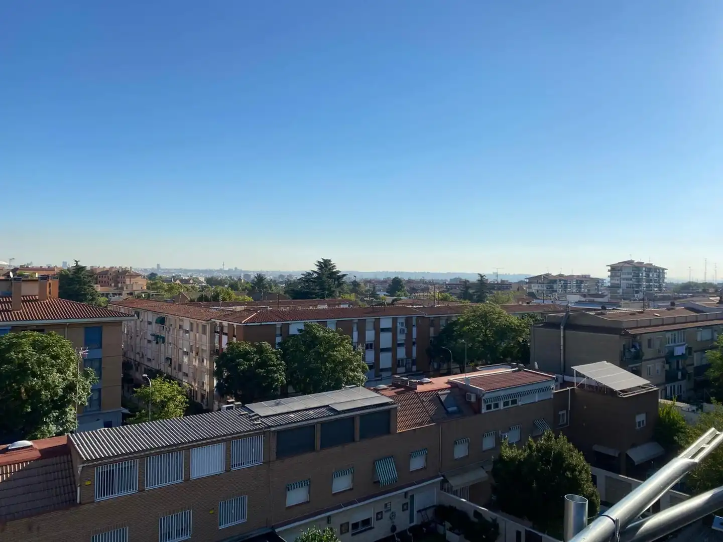 Vista exterior de Àtic en venda en Madrid amb Aire condicionat, Calefacció i Jardí privat