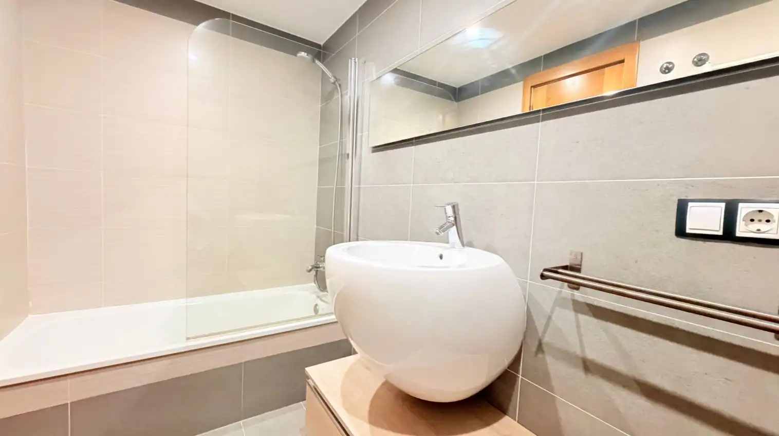 Baño de Piso de alquiler en Nigrán con Amueblado