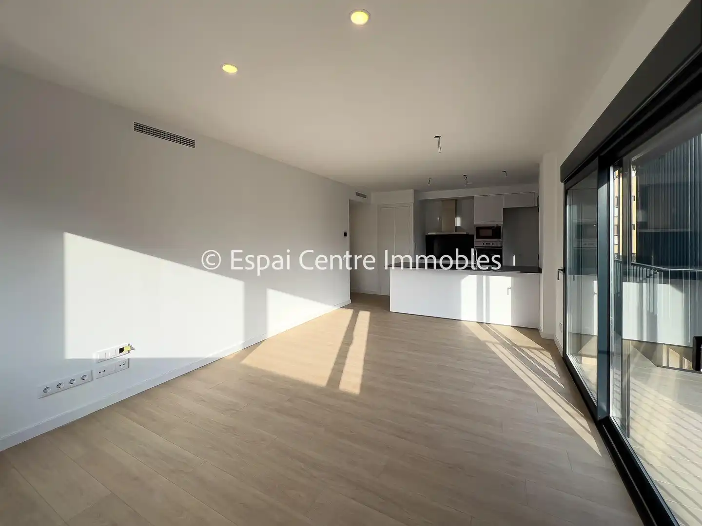 Living room of Flat for sale in Vallirana  with Air Conditioner, Heating and Parquet flooring