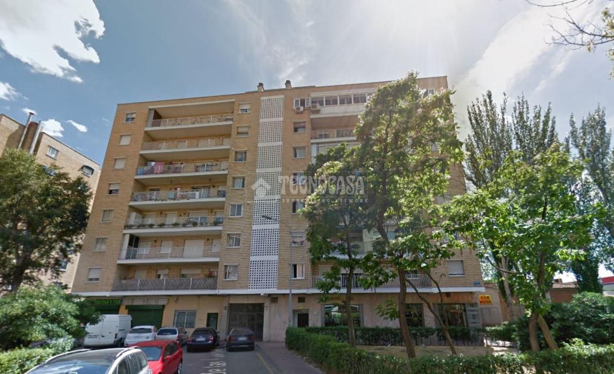 Exterior view of Flat for sale in Alcalá de Henares  with Air Conditioner