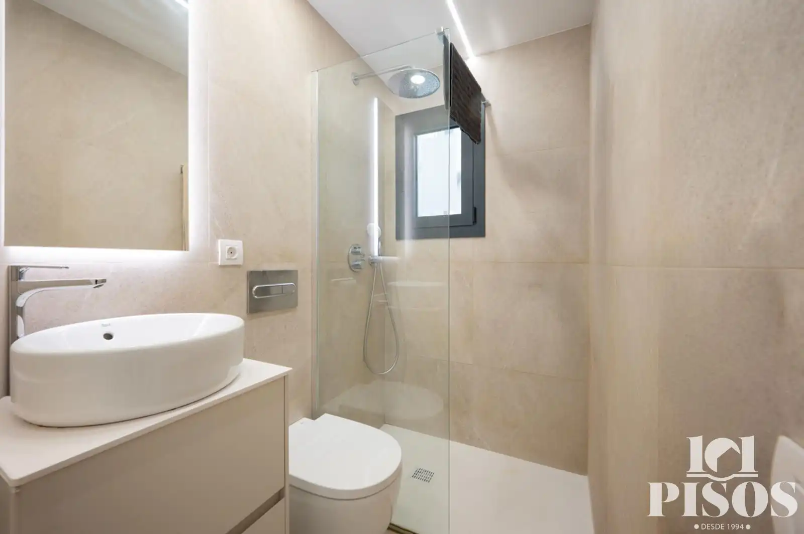 Baño de Piso en venta en Barcelona con Aire acondicionado, Calefacción y Terraza