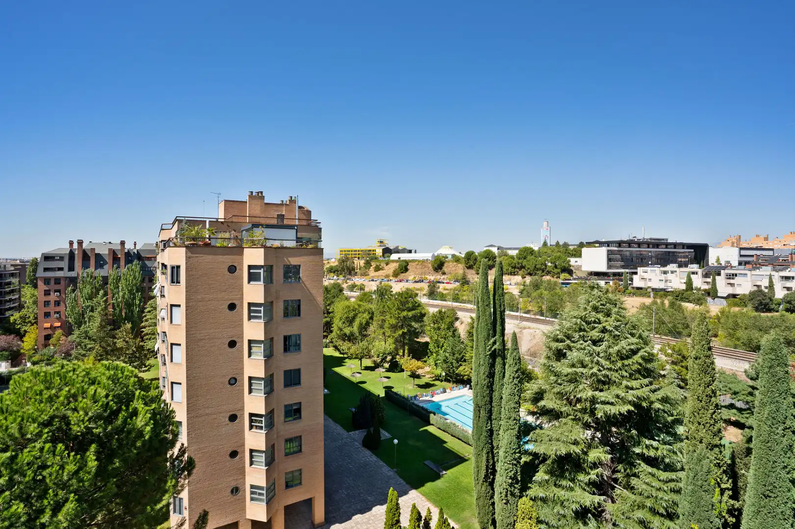 Jardín de Piso para compartir en Fuencarral - El Pardo