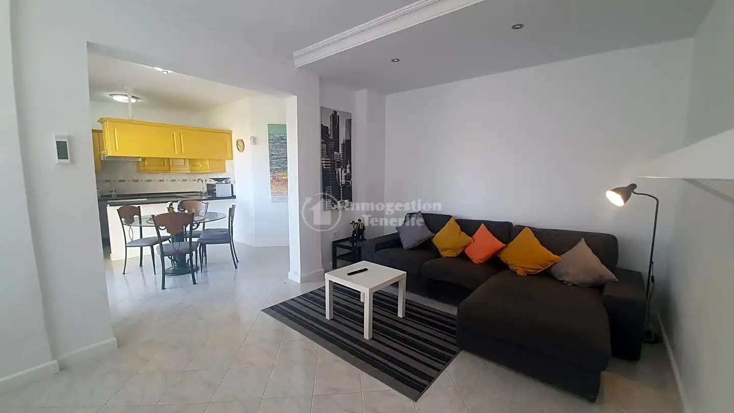 Sala de estar de Apartamento de alquiler en San Miguel de Abona con Jardín privado, Terraza y Amueblado