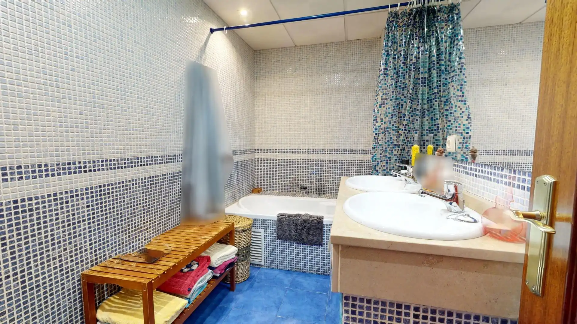 Bathroom of Detached homes for sale in Córdoba  with Air Conditioner, Heating and Terrace