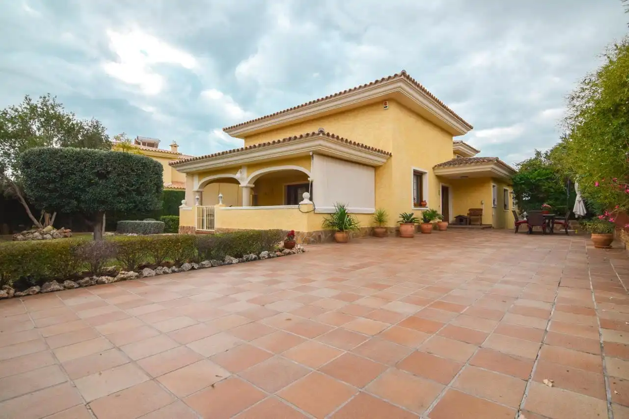Exterior view of Houses for sale in La Nucia  with Air Conditioner, Heating and Swimming Pool