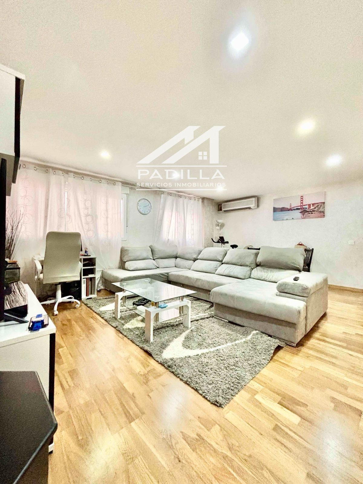 Living room of Flat for sale in El Viso de San Juan  with Air Conditioner, Heating and Storage room