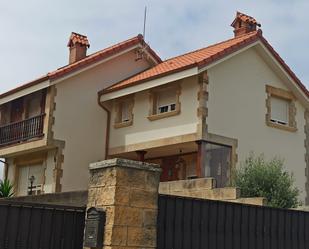 Vista exterior de Casa o xalet en venda en Santander amb Calefacció, Jardí privat i Parquet