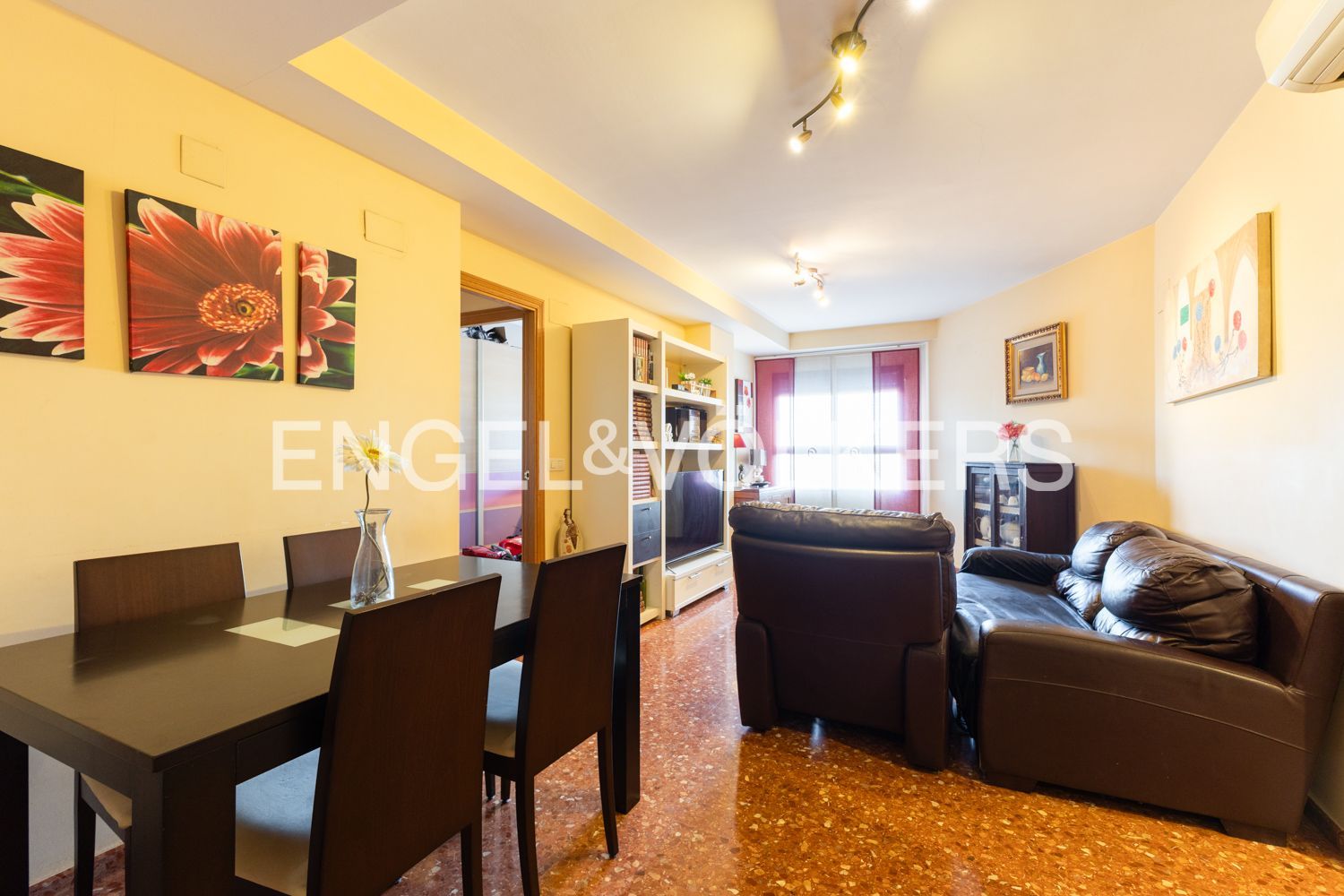 Sala d'estar de Apartament en venda en  Valencia Capital amb Aire condicionat, Calefacció i Piscina