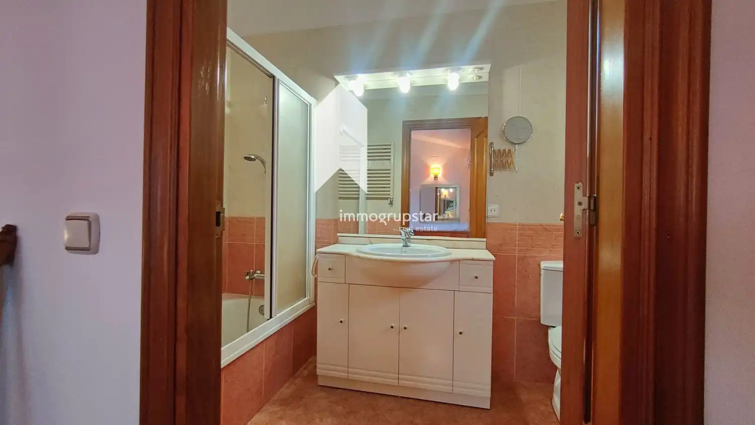 Badezimmer von Einfamilien-Reihenhaus zum Verkauf in Castell d'Aro, Platja d'Aro i s'Agaró mit Klimaanlage, Heizung und Terrasse