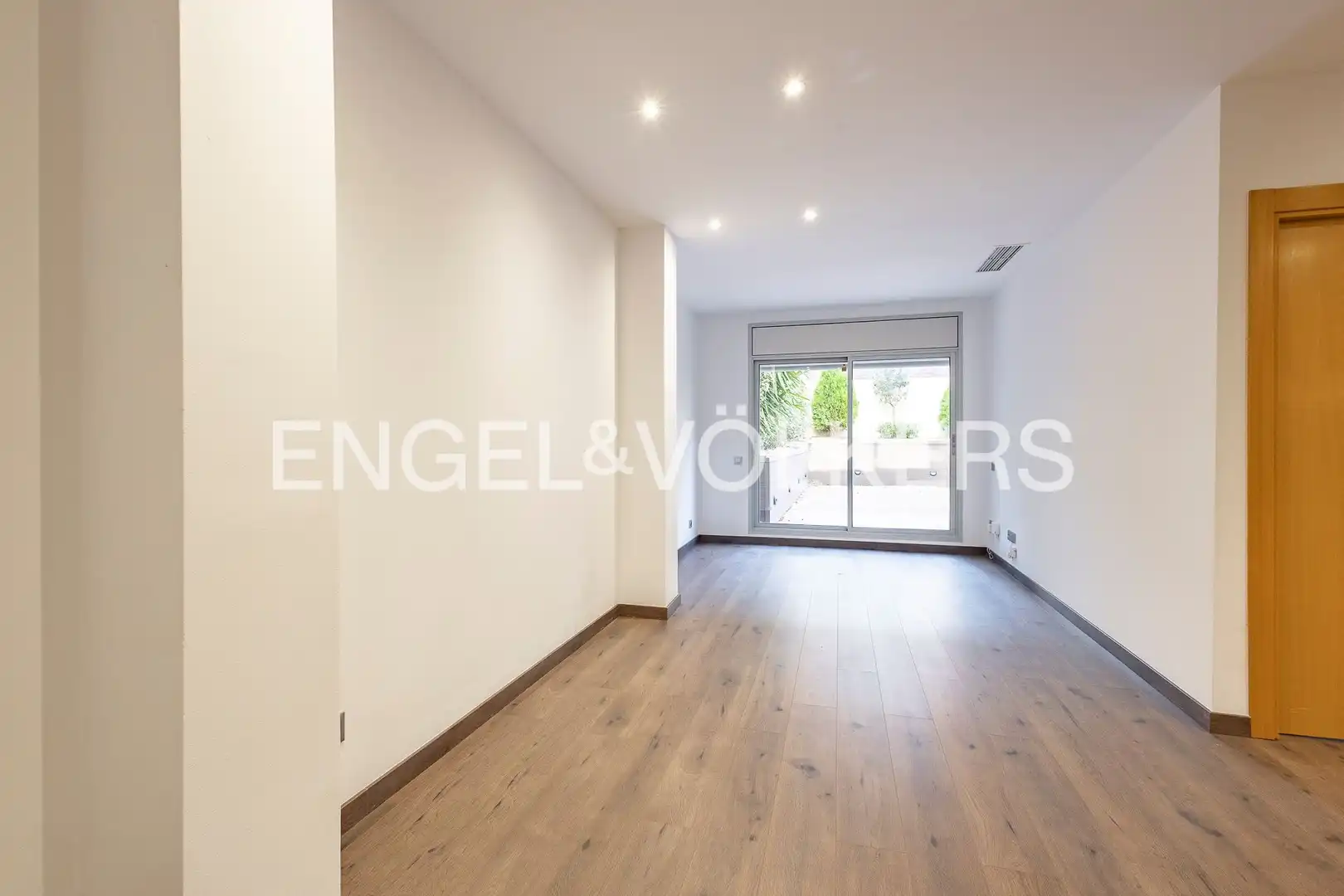 Living room of Apartments for sale in Sant Cugat del Vallès  with Air Conditioner, Heating and Private garden