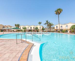 Piscina de Casa o xalet de lloguer en San Bartolomé de Tirajana amb Aire condicionat, Jardí privat i Balcó