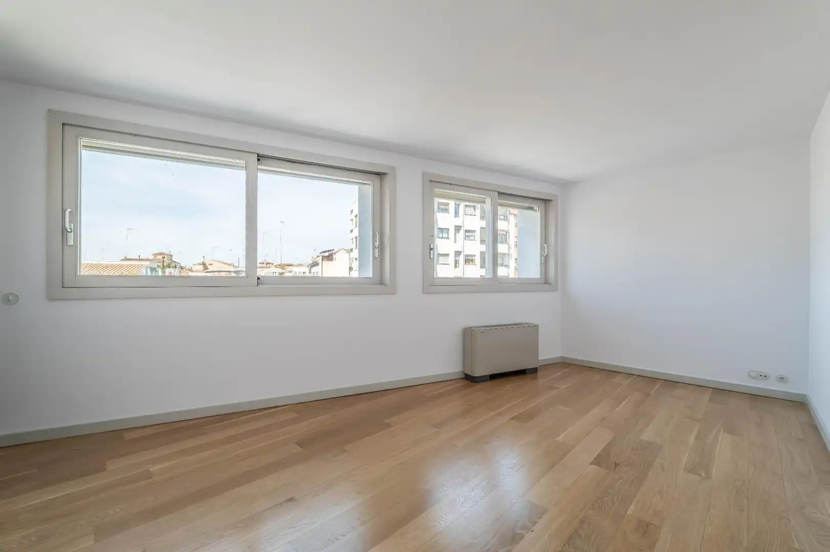 Habitación de Piso en venta en Granada con Calefacción, Parquet y Alarma