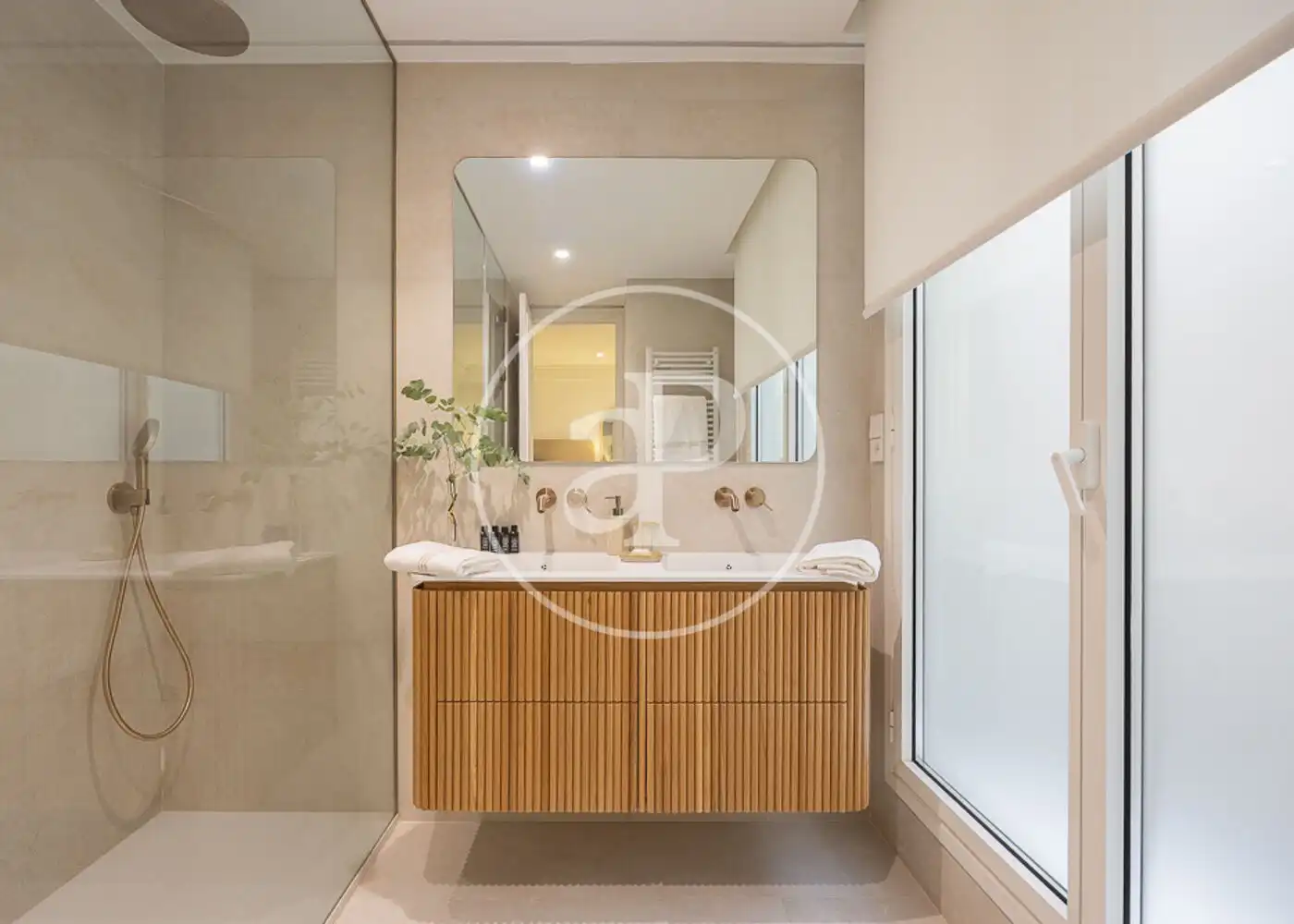 Bathroom of Flat for sale in Madrid  with Air Conditioner, Heating and Furnished