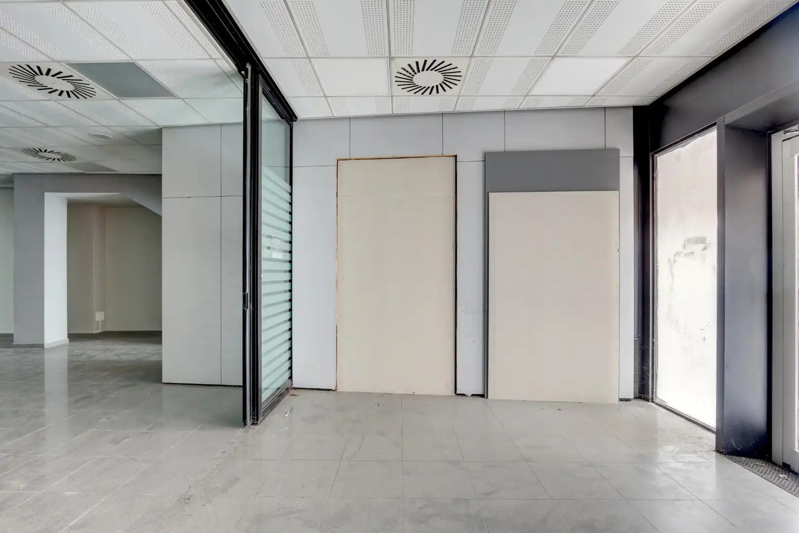Business premises for sale in Núcleo Urbano, imagen 5